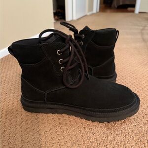 Ugg Woman’s Nuemel Boot